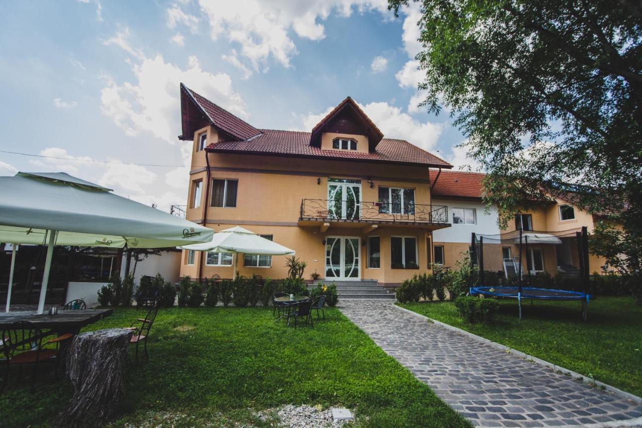 La Padure Pensiune-Restaurant Novaci-Străini Exterior foto